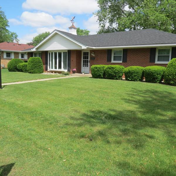206 Vermont ST, Momence, IL 60954