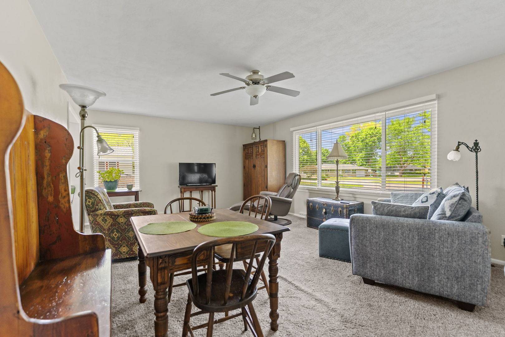 Kirkland, IL 60146,304 W Hortense DR
