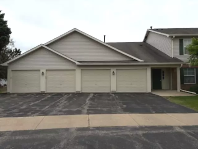 1127 N Red Oak CIR #2, Round Lake Beach, IL 60073