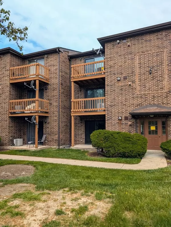 2238 Abbeywood DR #B,  Lisle,  IL 60532