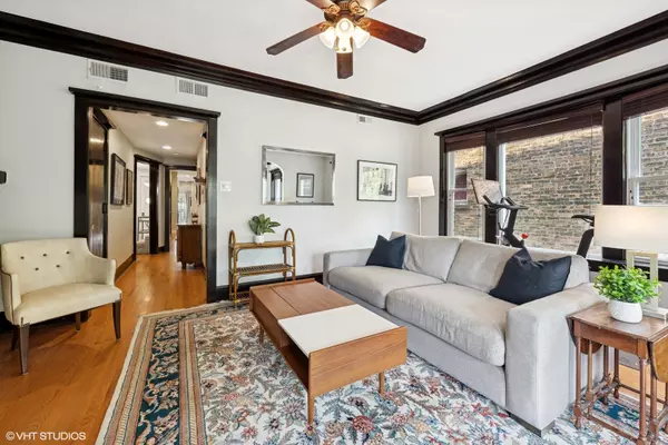 Chicago, IL 60640,1621 W RASCHER AVE #2