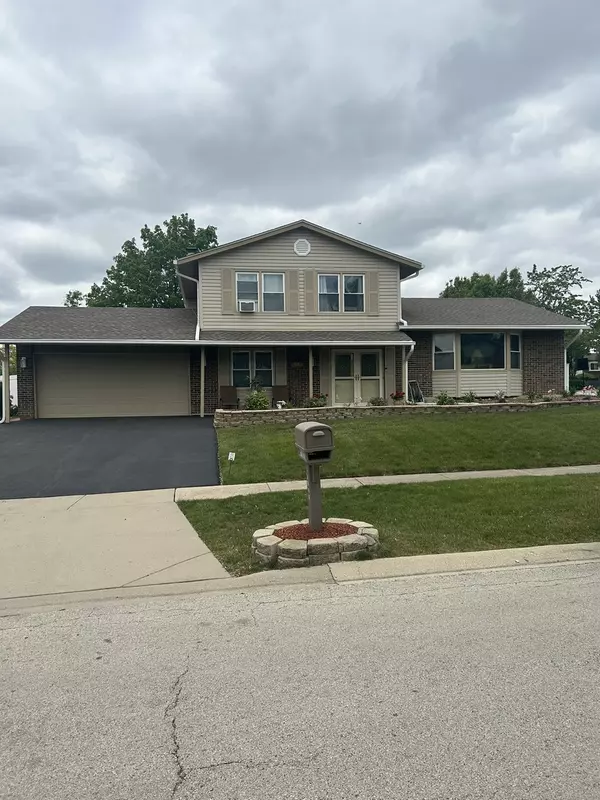 1507 Haise LN, Elk Grove Village, IL 60007