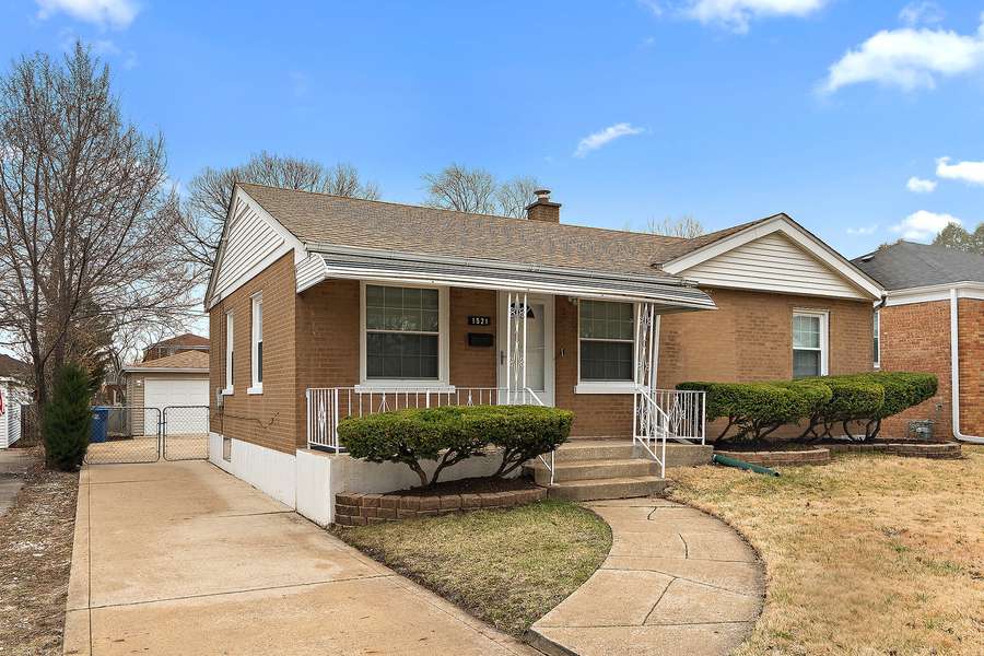 1521 N Wolf RD, Berkeley, IL 60163