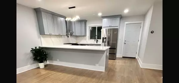 Chicago, IL 60659,6248 N Hoyne AVE #C