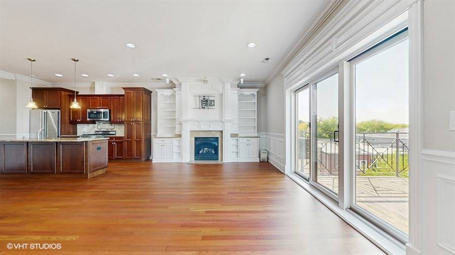 Chicago, IL 60647,2540 W Diversey AVE #404