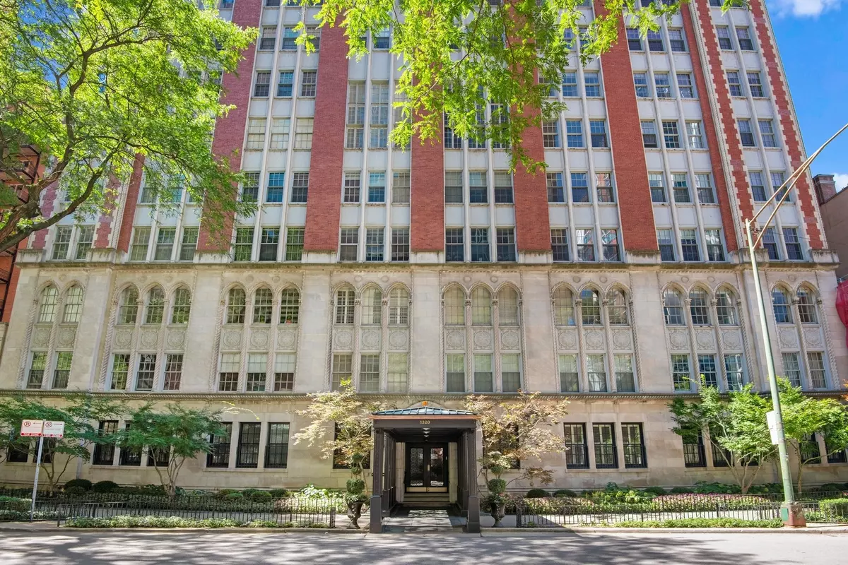 Chicago, IL 60610,1320 N State Pkwy #2A