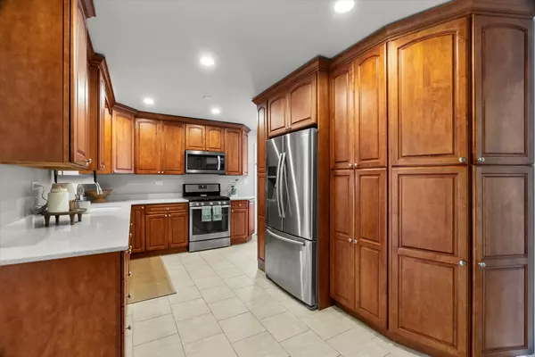 Mundelein, IL 60060,1173 Highland RD