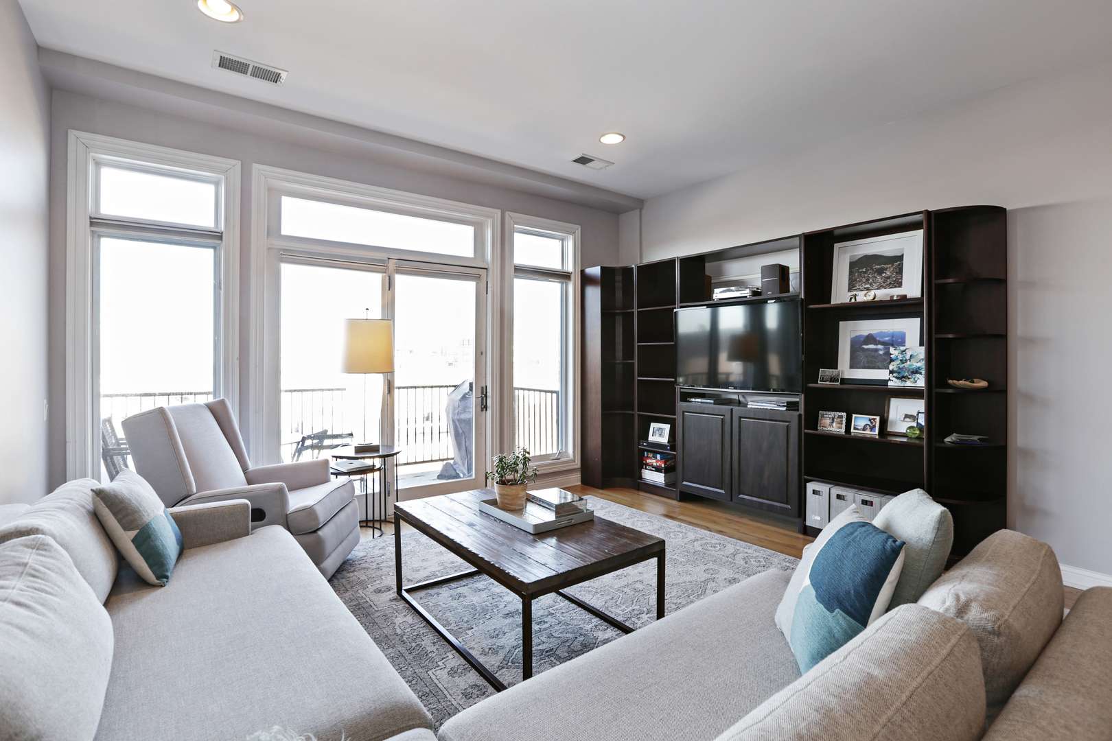 Chicago, IL 60607,1355 W Washington BLVD #5A