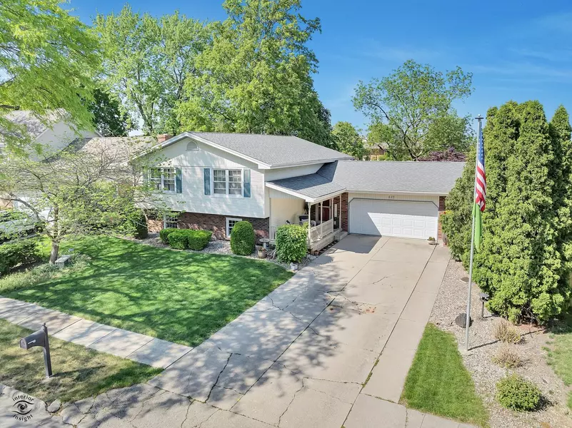 623 Woodstock LN, Bourbonnais, IL 60914