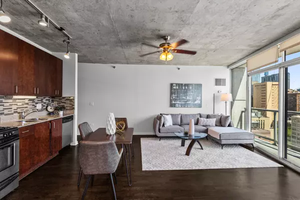 Chicago, IL 60607,611 S WELLS ST #1902