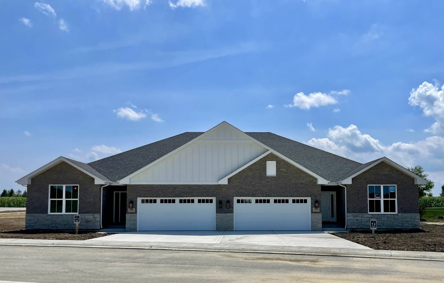 15960 Prairie View CT #T10, New Lenox, IL 60451