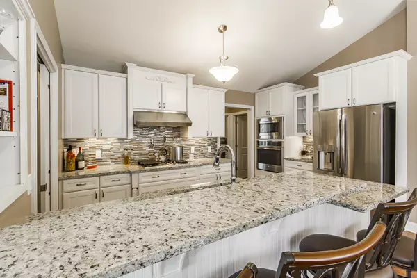 Sycamore, IL 60178,2164 Waterbury LN W #2164