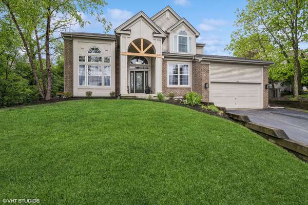 736 Saddlewood DR, Wauconda, IL 60084