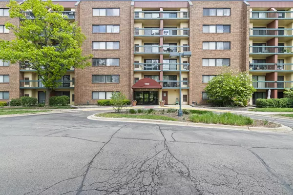 1800 Huntington BLVD #307, Hoffman Estates, IL 60169