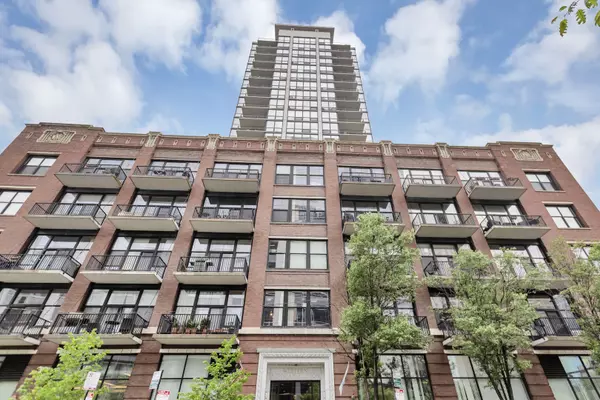 210 S Desplaines ST #1102, Chicago, IL 60661