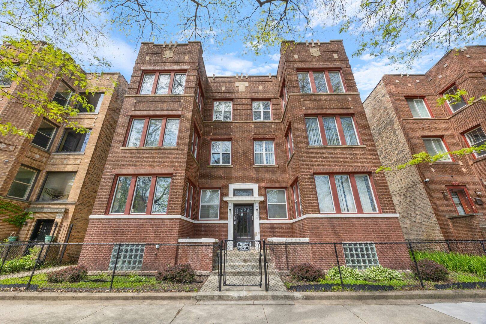 6822-24 S East End AVE, Chicago, IL 60649