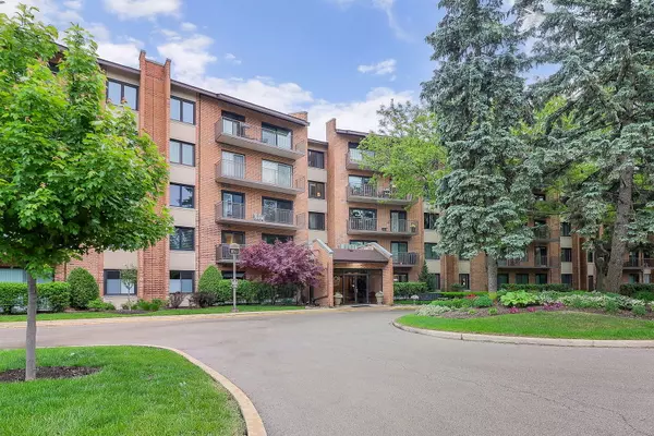 601 Lake Hinsdale DR #511, Willowbrook, IL 60527