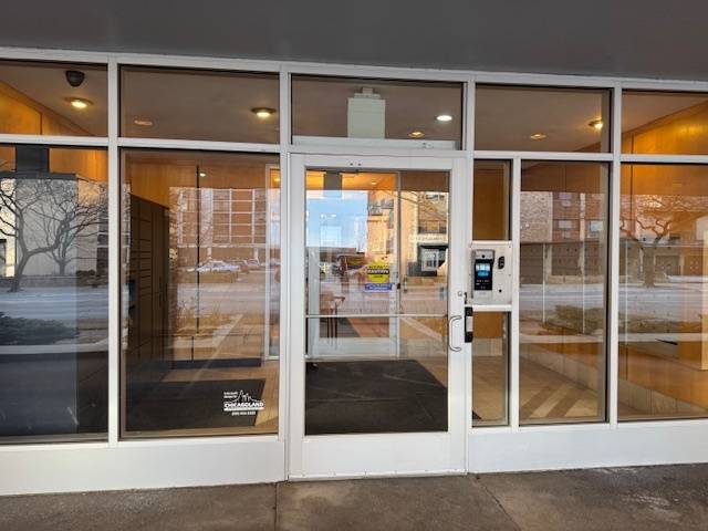 Chicago, IL 60660,6118 N Sheridan RD #407