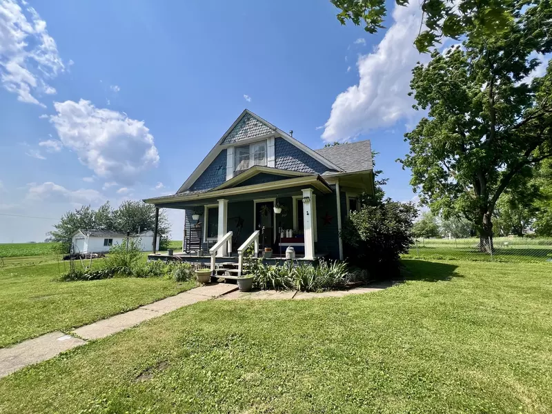 207 W 2nd ST, Broadlands, IL 61816