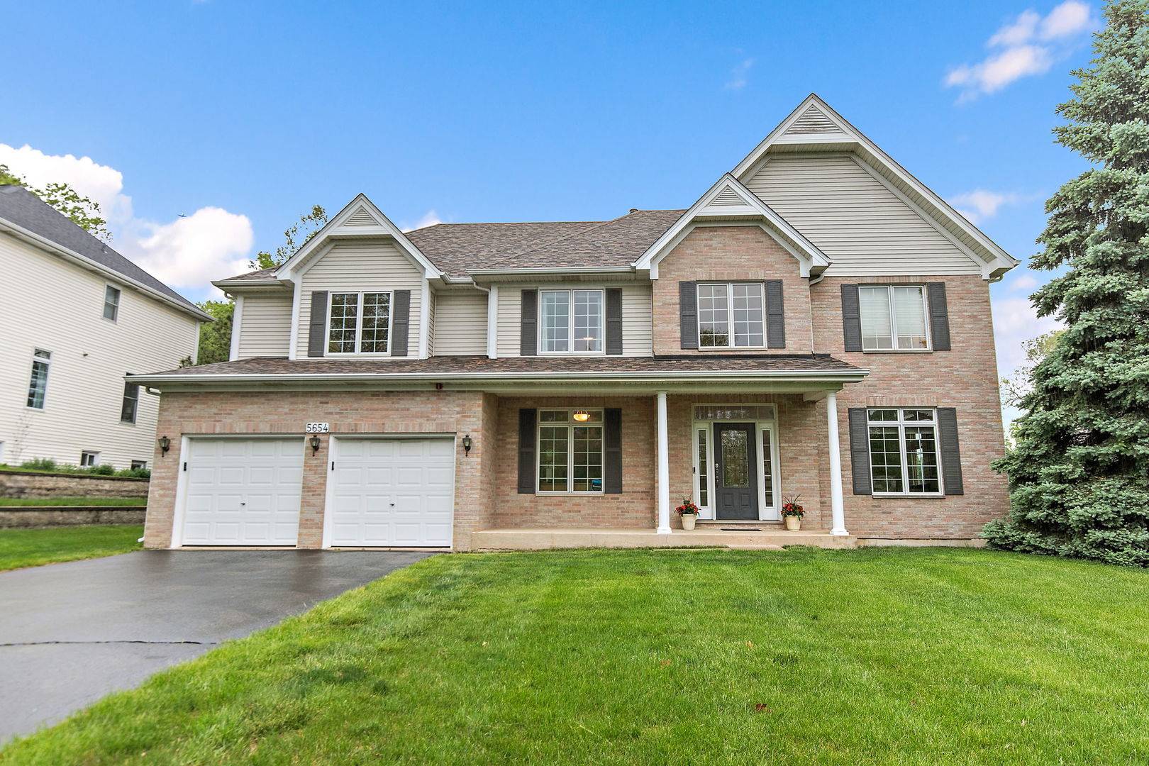 Hoffman Estates, IL 60192,5654 Angouleme LN