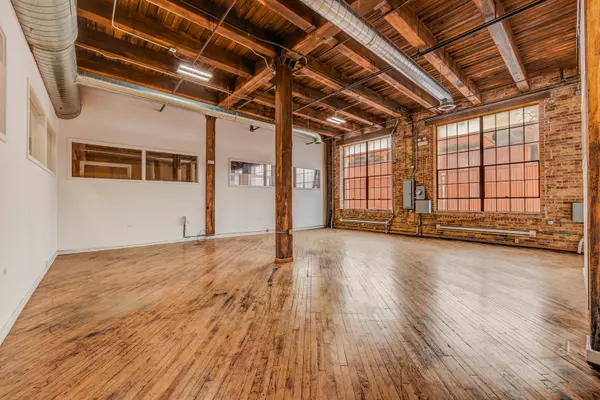 Chicago, IL 60616,600 W Cermak RD