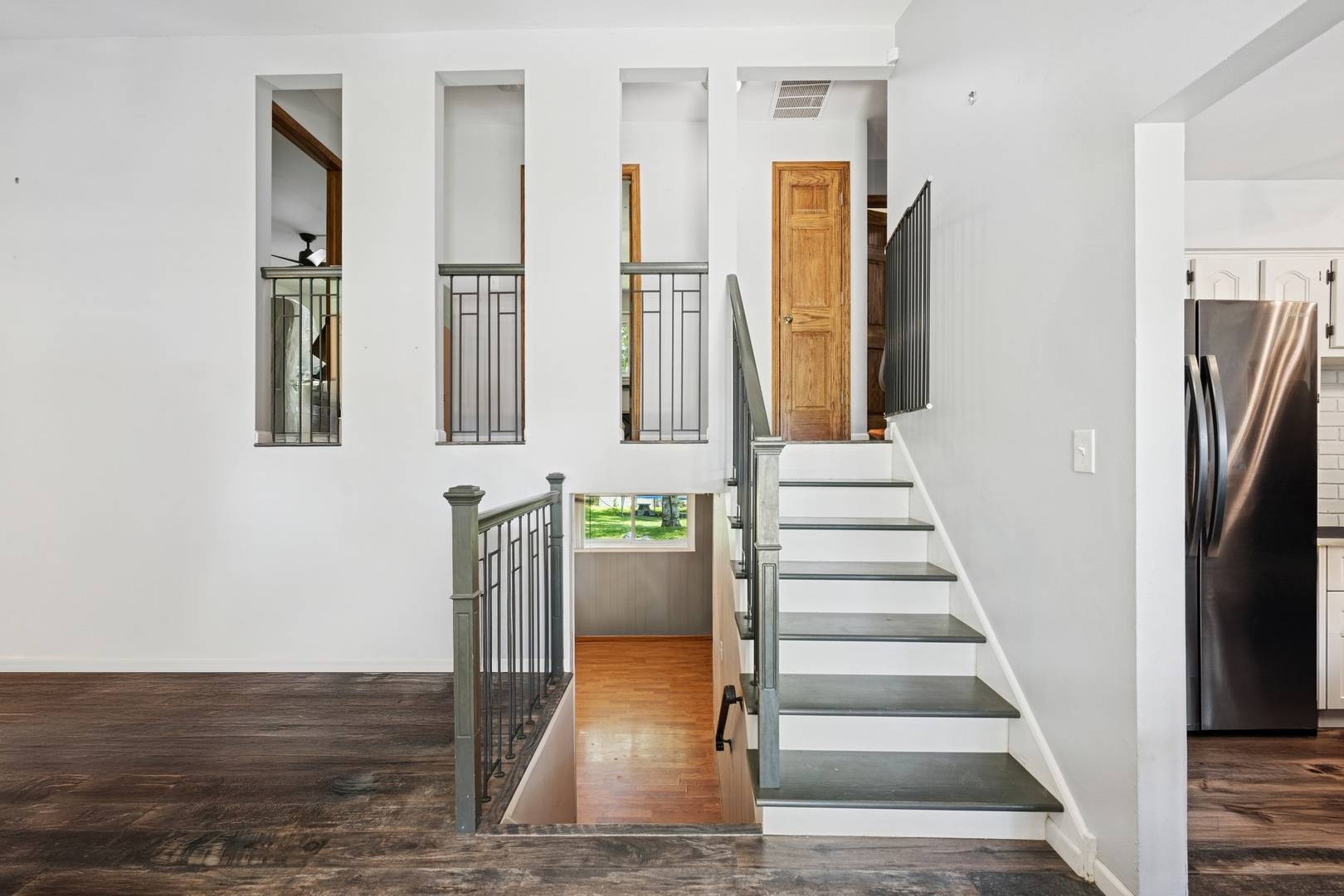 Schaumburg, IL 60193,516 W Weathersfield WAY