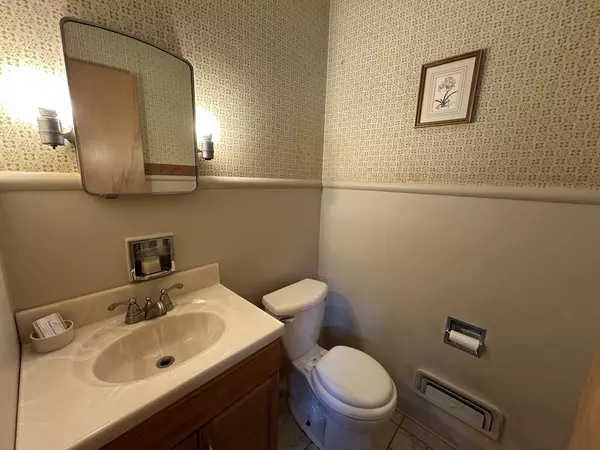 Rockford, IL 61107,521 N Vale AVE