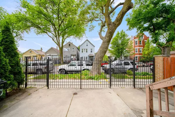 Chicago, IL 60638,4815 S Bishop ST