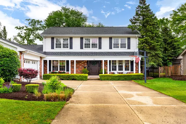2S151 Stratford RD, Glen Ellyn, IL 60137