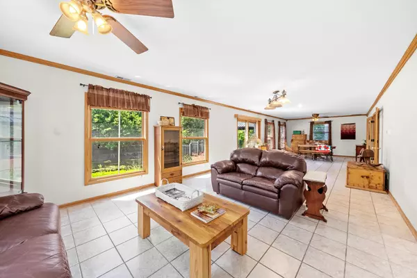 Morris, IL 60450,6025 Northern DR