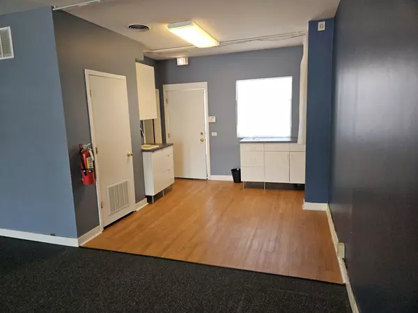 Niles, IL 60714,7940 W Oakton AVE