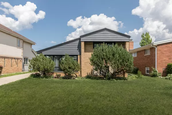 Park Ridge, IL 60068,1033 N Knight AVE