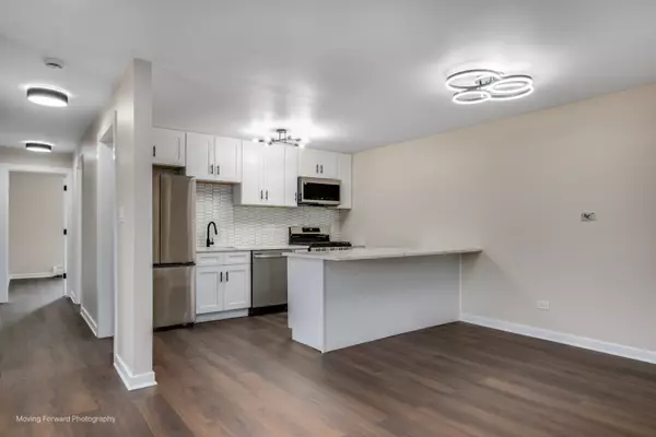 Prospect Heights, IL 60070,984 Crabapple DR #201
