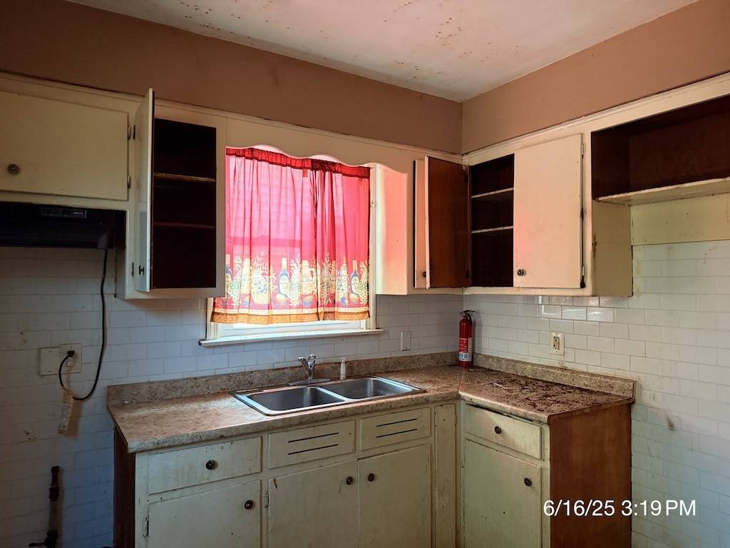 Harvey, IL 60426,14619 Jefferson ST