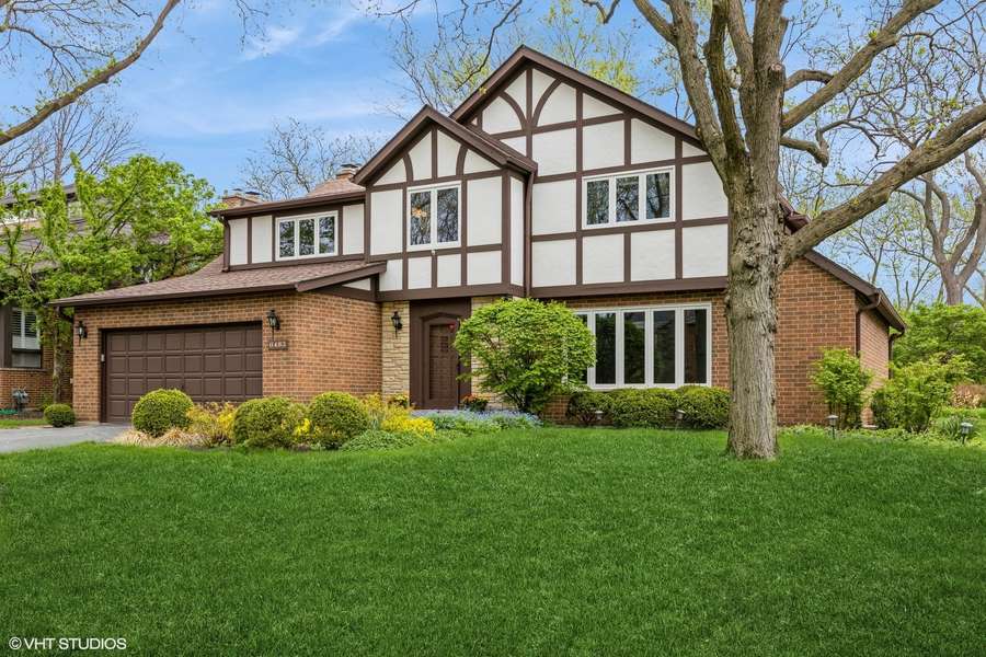 6483 IndianHead TRL, Indian Head Park, IL 60525