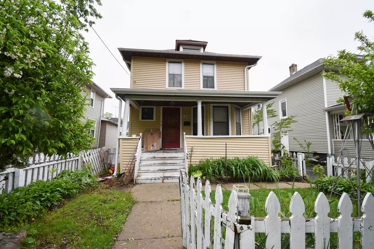Waukegan, IL 60085,937 N County ST