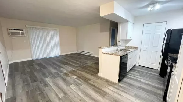 Crystal Lake, IL 60014,633 VIRGINIA RD #116