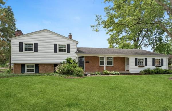212 E 11th AVE, Naperville, IL 60563