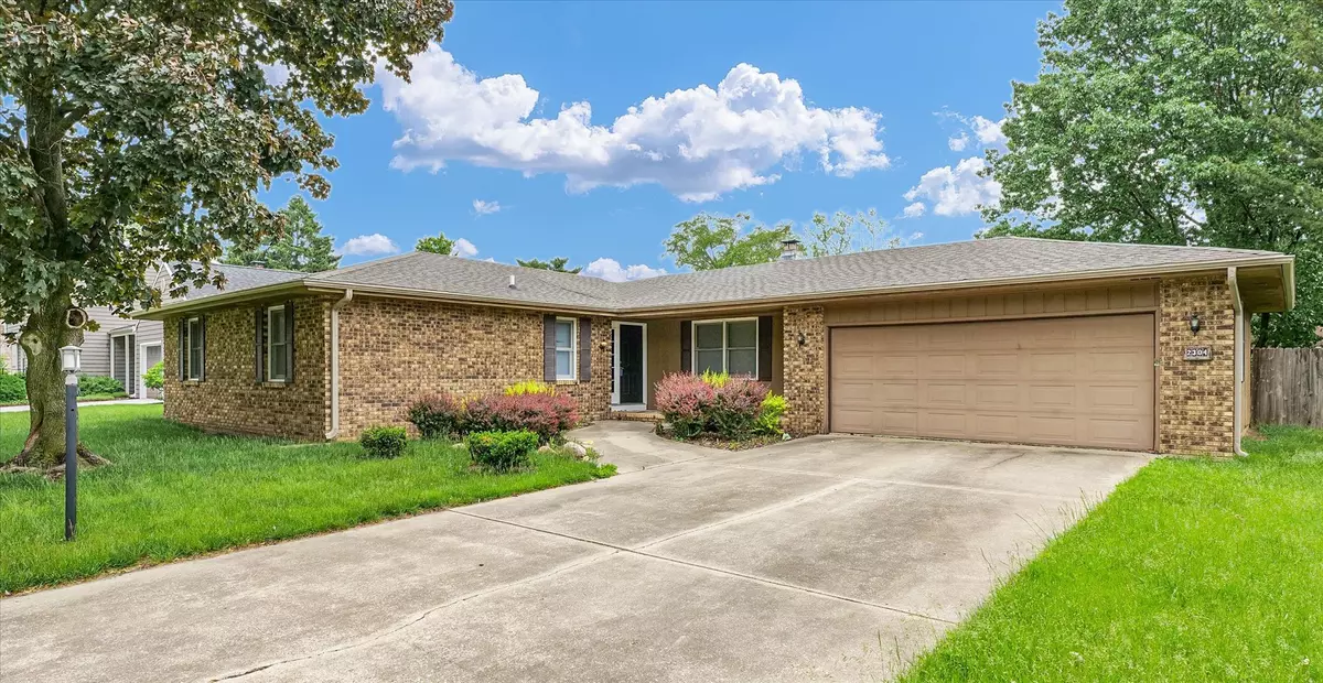 Champaign, IL 61821,2304 Galen DR