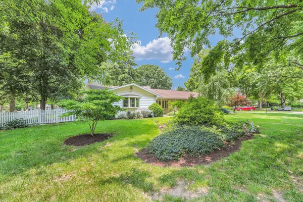 Champaign, IL 61821,1711 Ridge RD