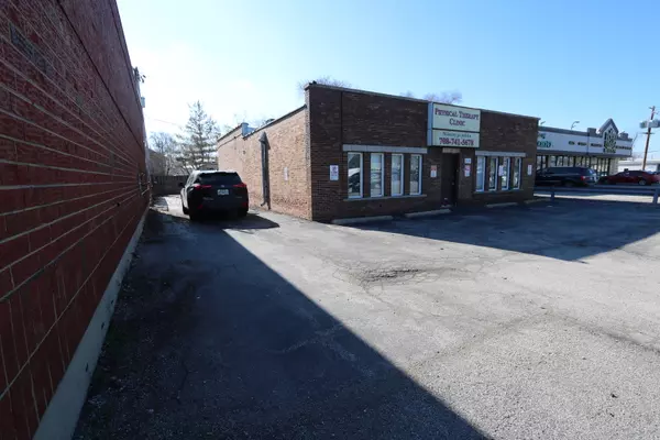 6737 W 95th ST, Oak Lawn, IL 60453