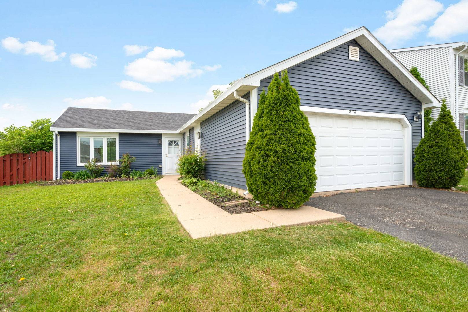Carol Stream, IL 60188,828 Huron CT