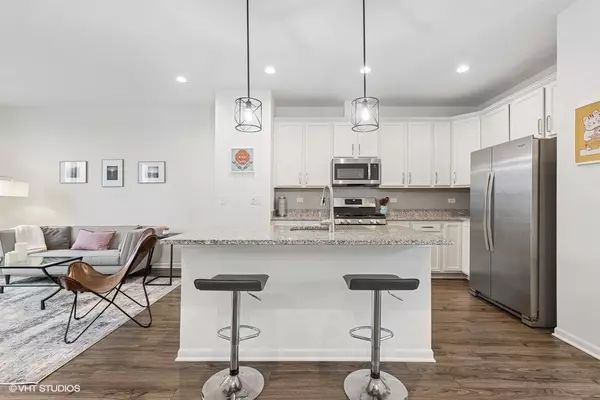 Aurora, IL 60504,855 Finley DR