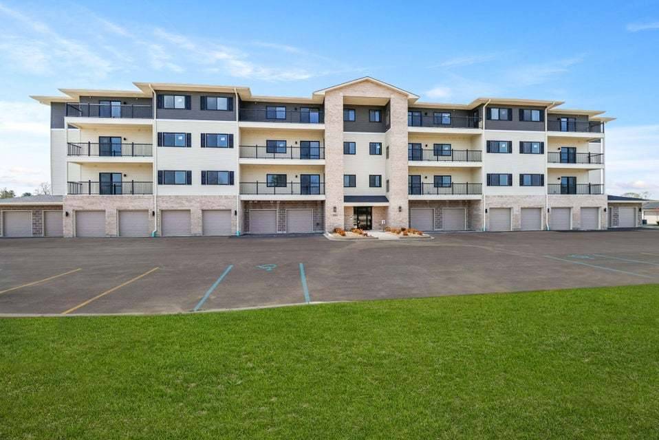 Merrillville, IN 46410,2034 W 75th PL #36