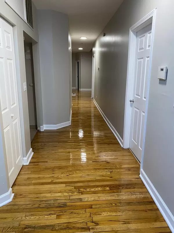 Chicago, IL 60621,501 W 60th PL #3