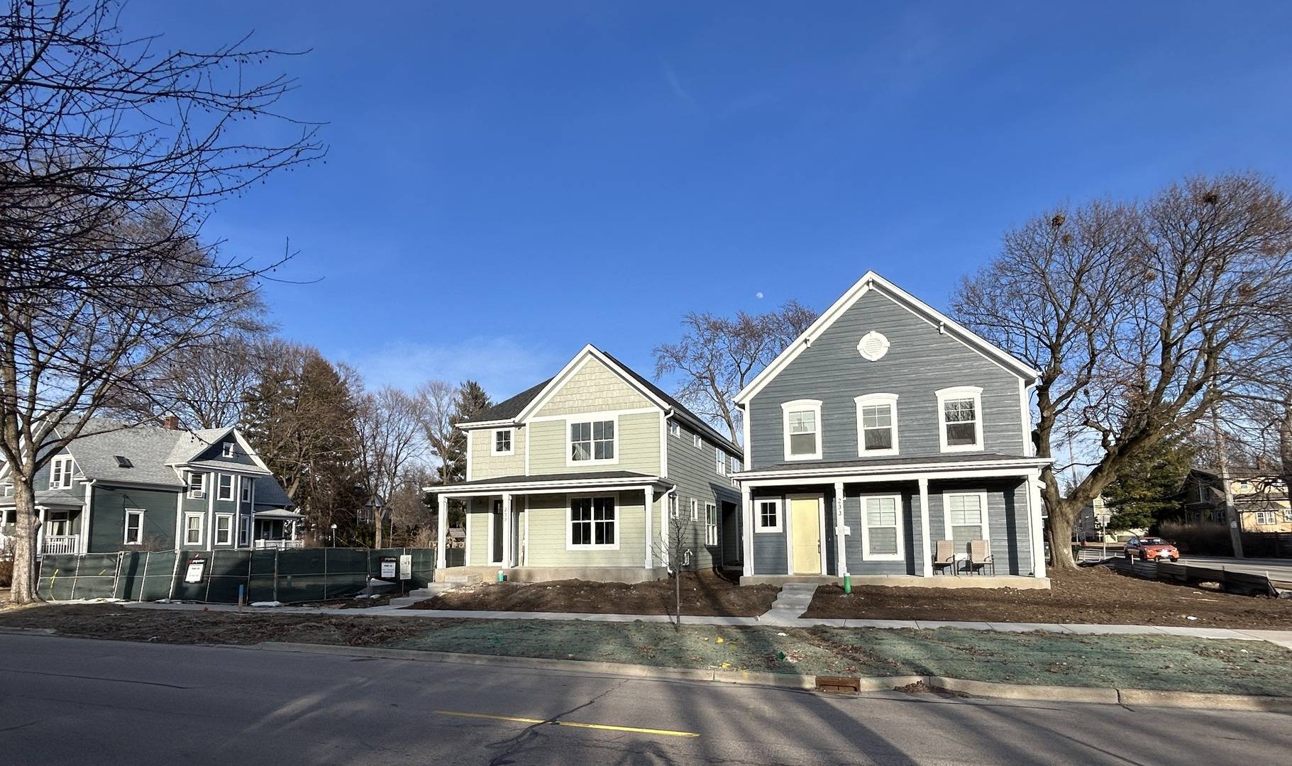 Palatine, IL 60067,2 E Slade ST