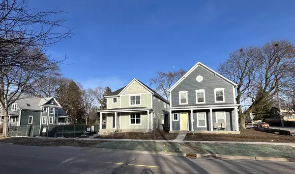 Palatine, IL 60067,2 E Slade ST