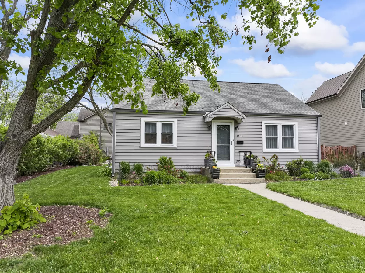 Deerfield, IL 60015,1136 Hazel AVE
