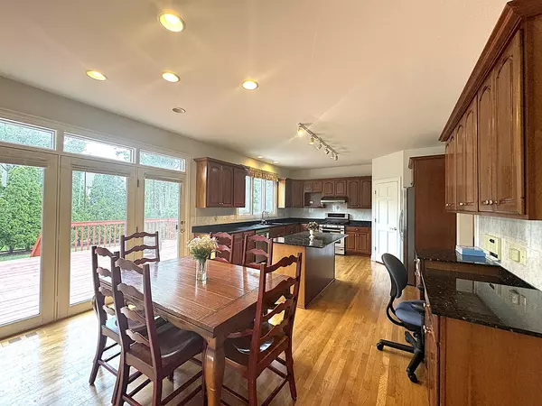 Westmont, IL 60559,106 Hidden View DR