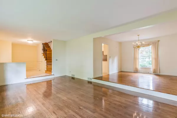 Glenview, IL 60025,1649 Sequoia TRL